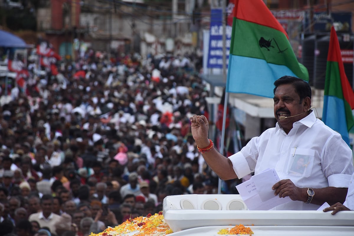 பிரசாரத்தில் எடப்பாடி பழனிசாமி 