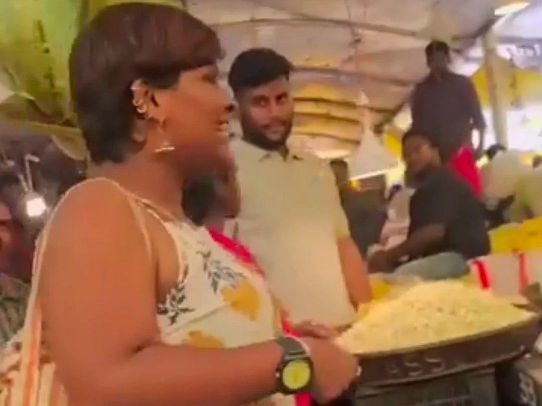 கோவை கல்லூரி மாணவியை திட்டிய பூ வியாபாரிகள்
