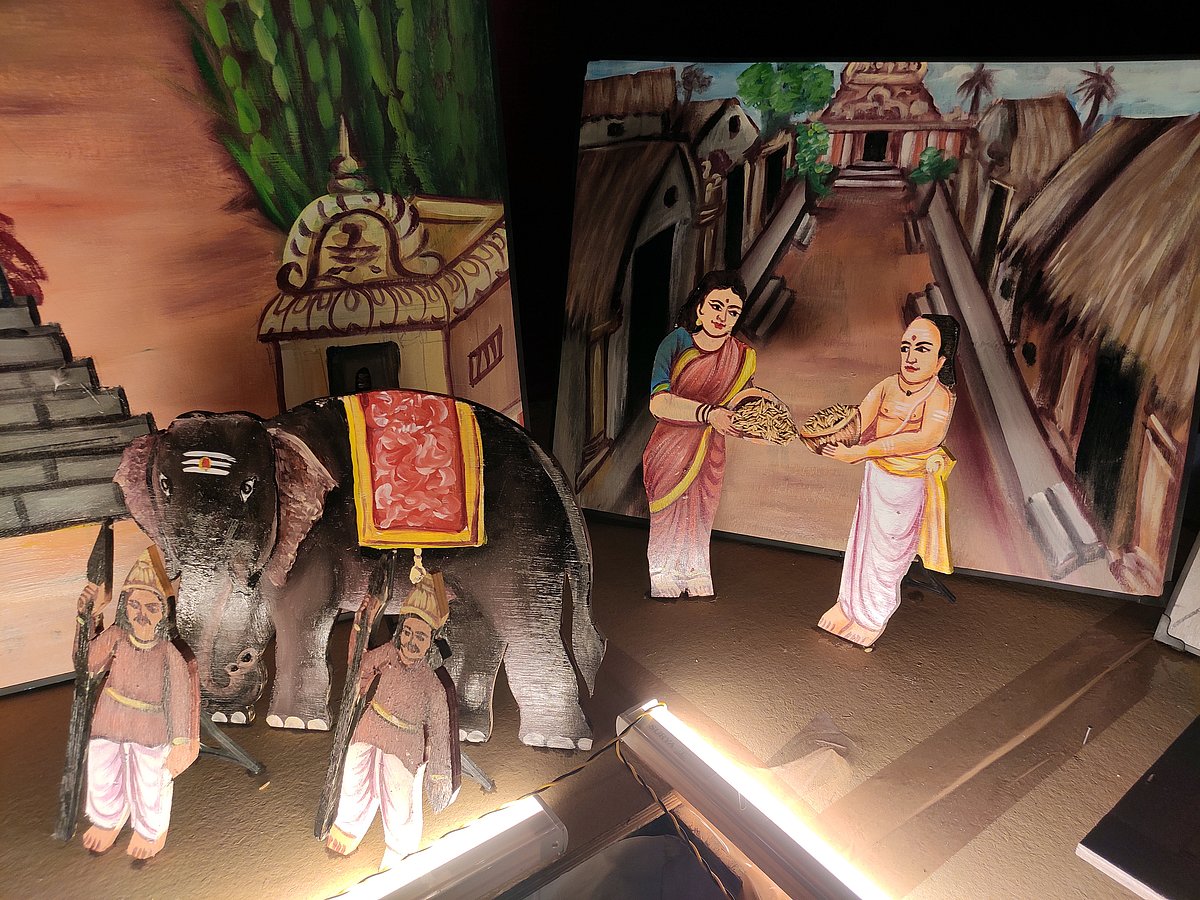நவராத்திரி விழா: நெல்லையப்பர் திருக்கோயில் தல பெருமையை பறைசாற்றும் கொலு உற்சவம் ஓவியங்கள்.!