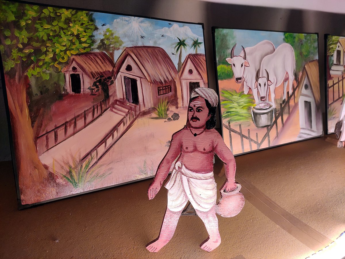 நவராத்திரி விழா: நெல்லையப்பர் திருக்கோயில் தல பெருமையை பறைசாற்றும் கொலு உற்சவம் ஓவியங்கள்.!