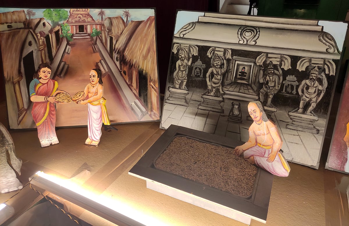 நவராத்திரி விழா: நெல்லையப்பர் திருக்கோயில் தல பெருமையை பறைசாற்றும் கொலு உற்சவம் ஓவியங்கள்.!