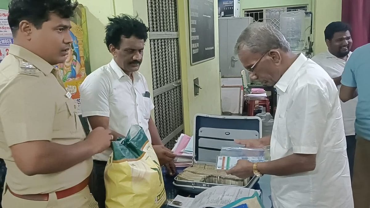 திருடு போன பணத்தை மீட்ட போலீசார்