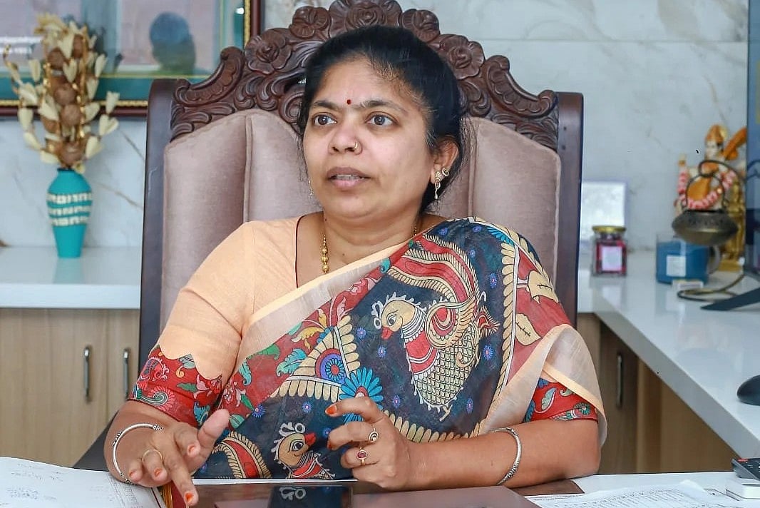 பொருளாளர் திலகபாமா