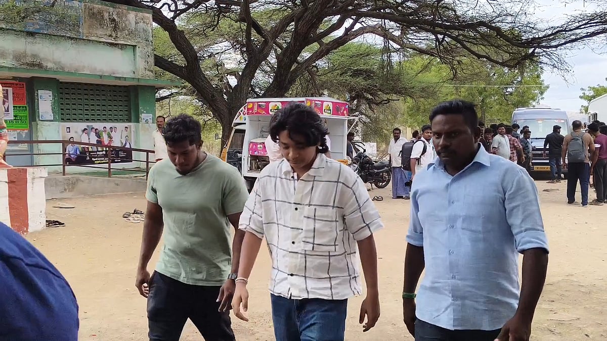 தனுஷ் சாமி தரிசனம்