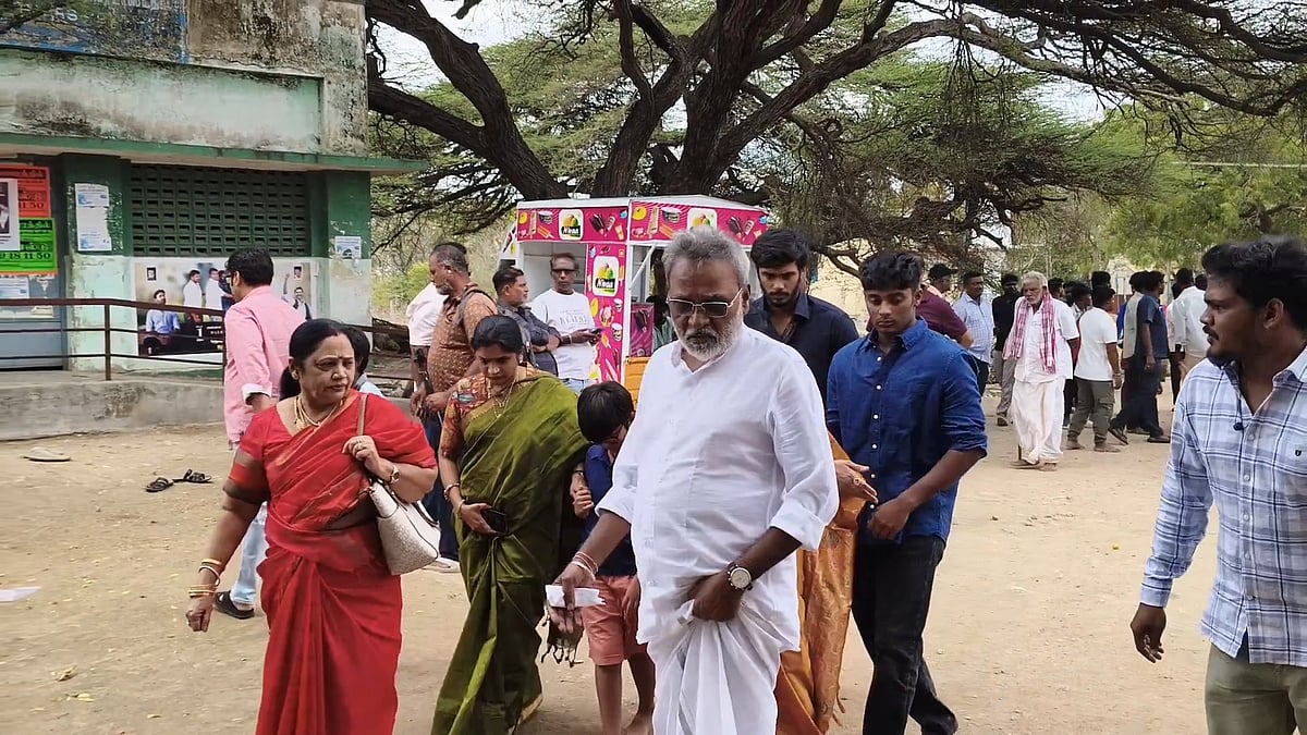 தனுஷ் சாமி தரிசனம்