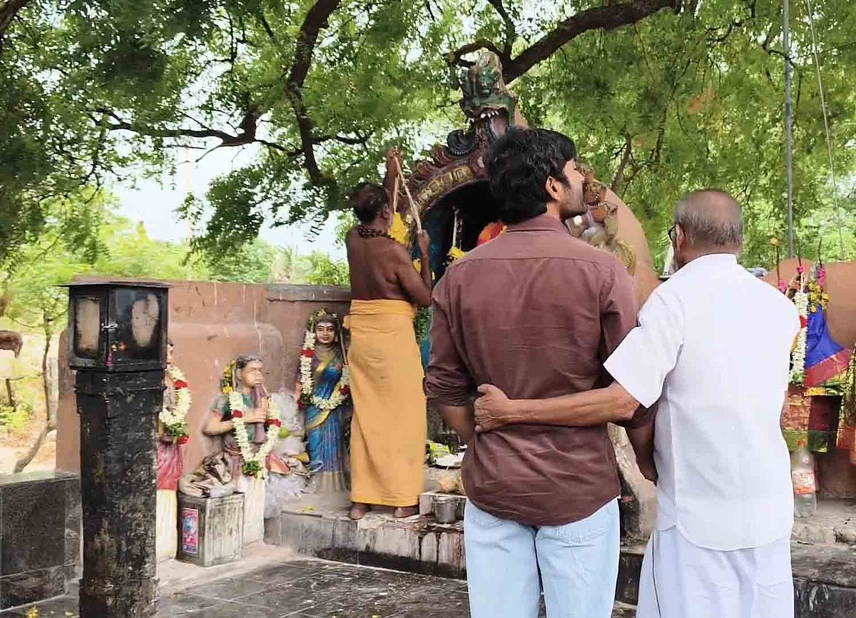தனுஷ் சாமி தரிசனம்