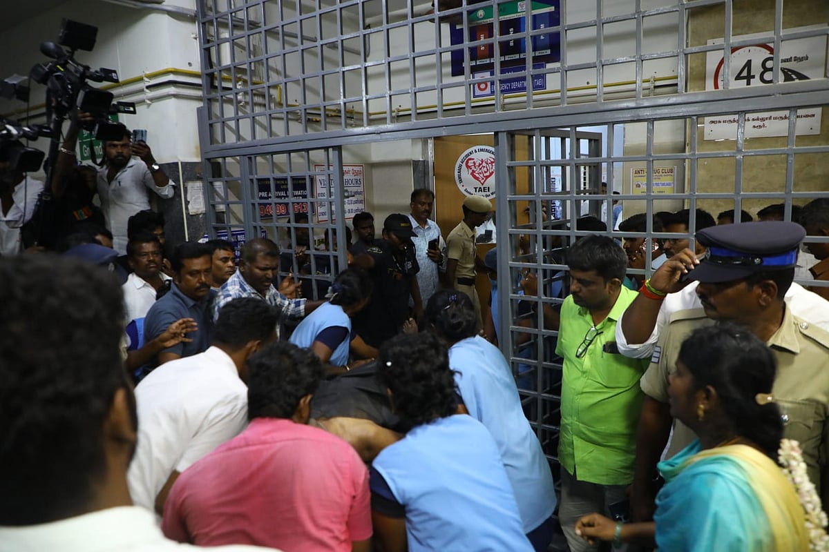 கரூர்: மருத்துவமனையில் பரபரப்பு