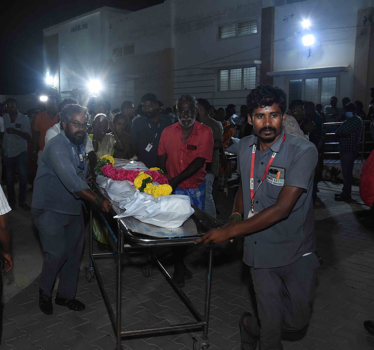 கரூர் கூட்ட நெரிசல் சோகக் காட்சிகள்