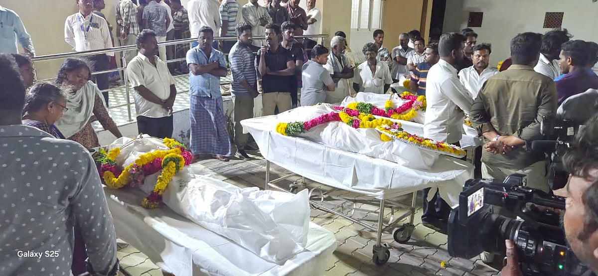 கரூர் கூட்ட நெரிசல் சோகக் காட்சிகள்