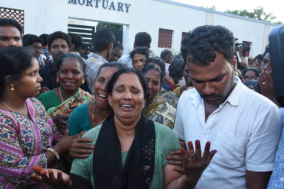 கரூர் கூட்ட நெரிசல் சோகக் காட்சிகள்