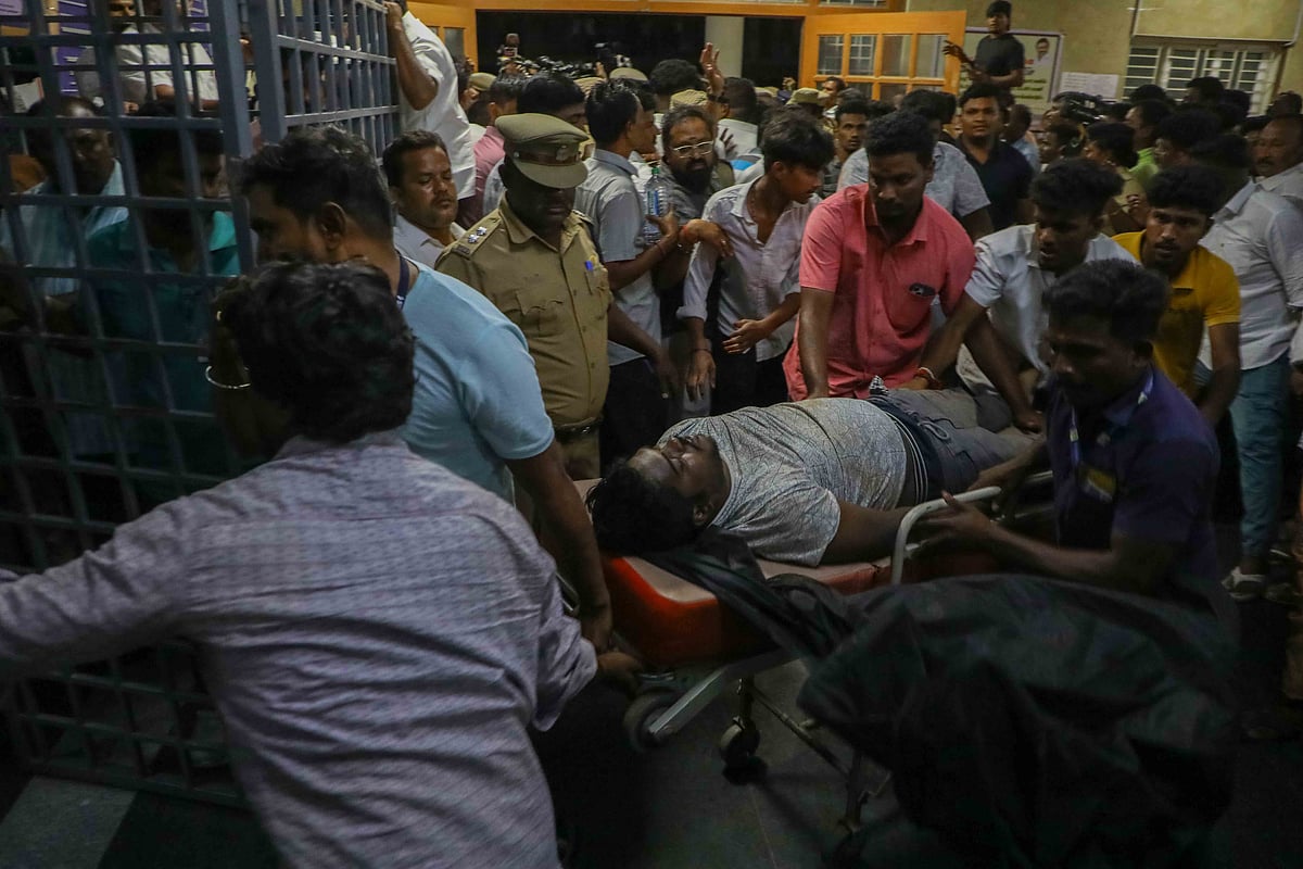 கரூர் கூட்ட நெரிசல் சோகக் காட்சிகள்