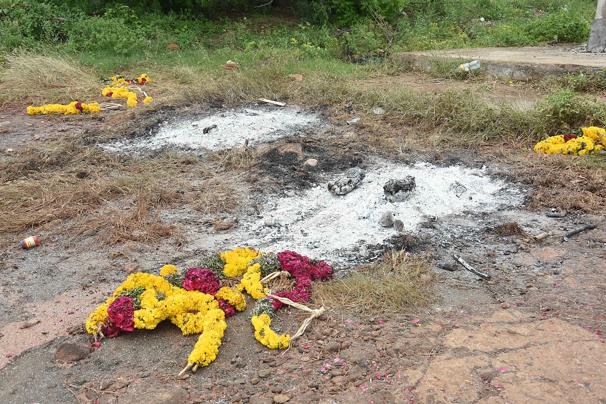 கரூர் கூட்ட நெரிசல் சோகக் காட்சிகள்