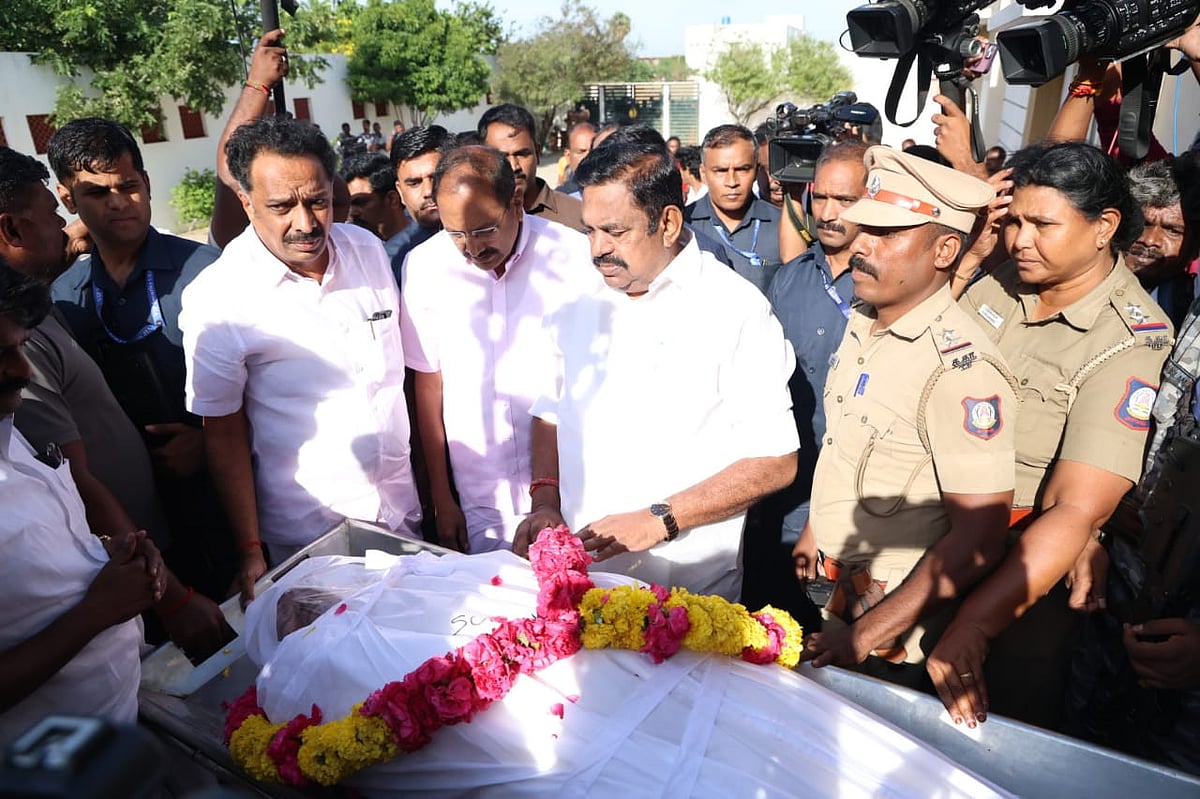 கரூர் கூட்ட நெரிசல் சோகக் காட்சிகள்