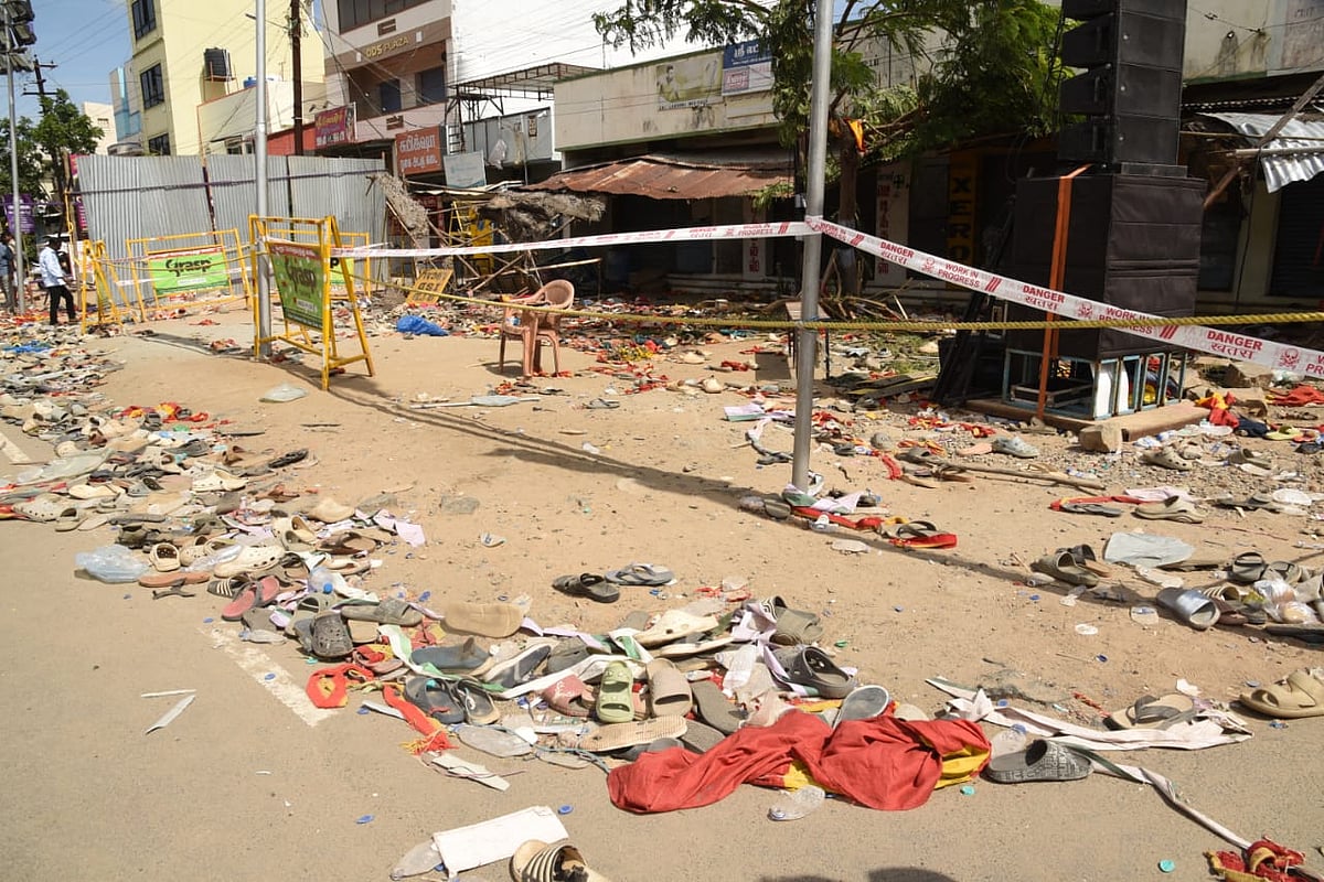 கரூர் கூட்ட நெரிசல் சோகக் காட்சிகள்
