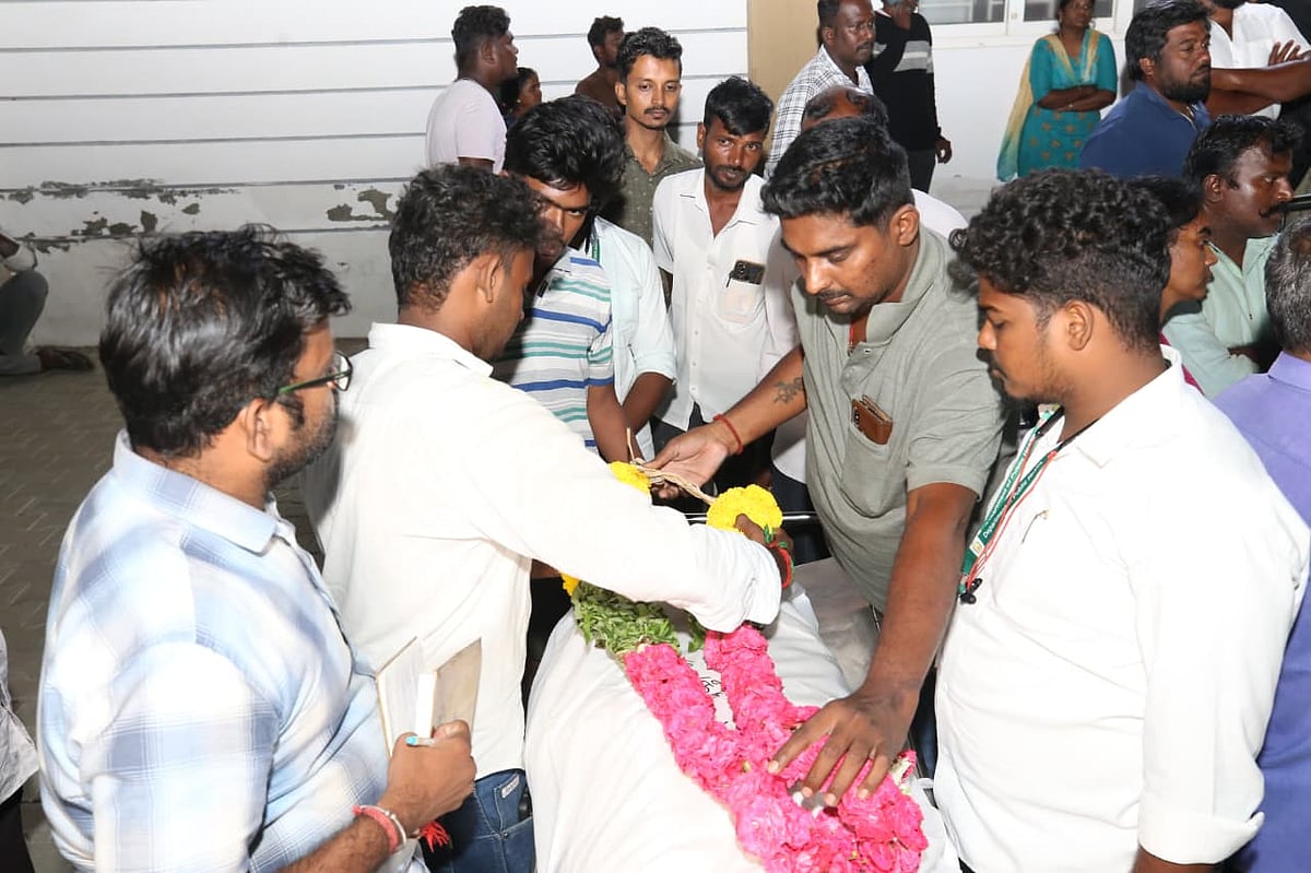 கரூர் கூட்ட நெரிசல் சோகக் காட்சிகள்