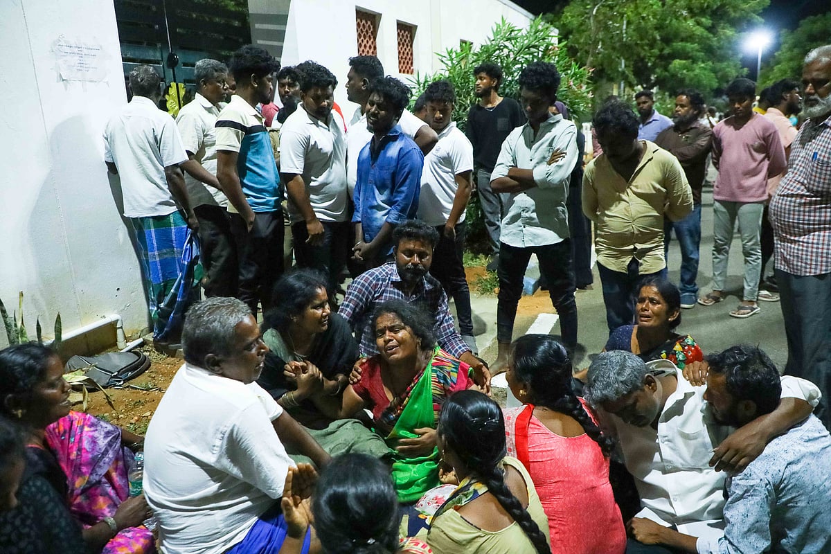 கரூர் கூட்ட நெரிசல் சோகக் காட்சிகள்