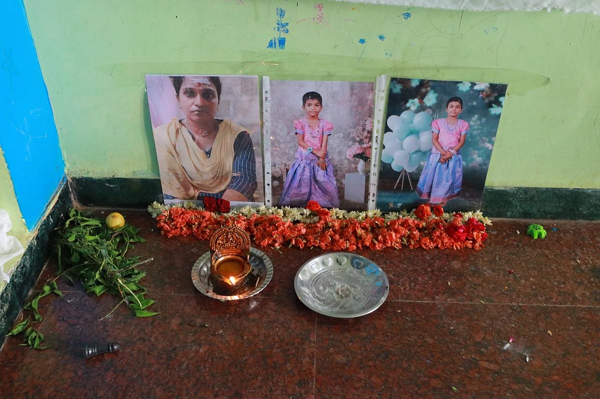 பிரியதர்ஷினி, 14 வயது மகள் தரணிகா