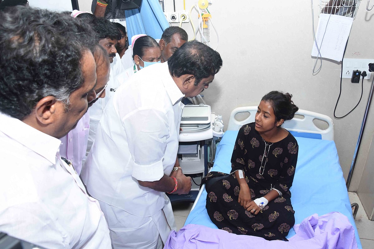 கரூர் கூட்ட நெரிசல் சோகக் காட்சிகள்