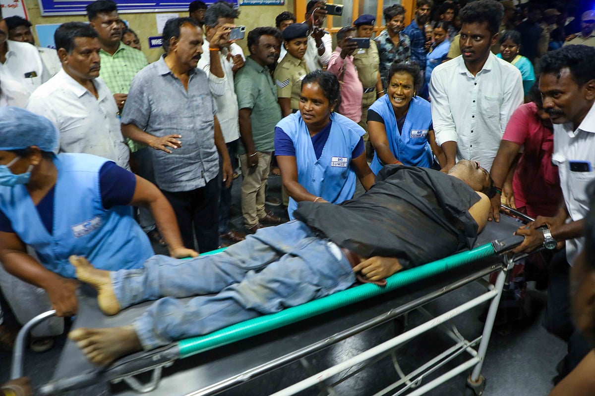 கரூர் கூட்ட நெரிசல் சோகக் காட்சிகள்