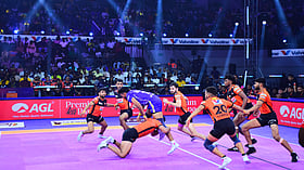 Pro kabaddi: சென்னையில் நடைபெற்ற புரோ கபடி போட்டிகள் ; அசத்திய வீரர்கள்!