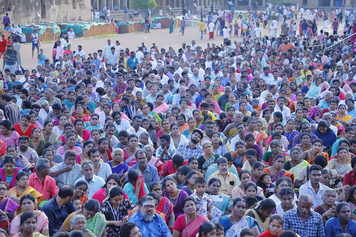 தஞ்சாவூர் பெரிய கோயிலில் சனிப் பிரதோஷ வழிபாடு