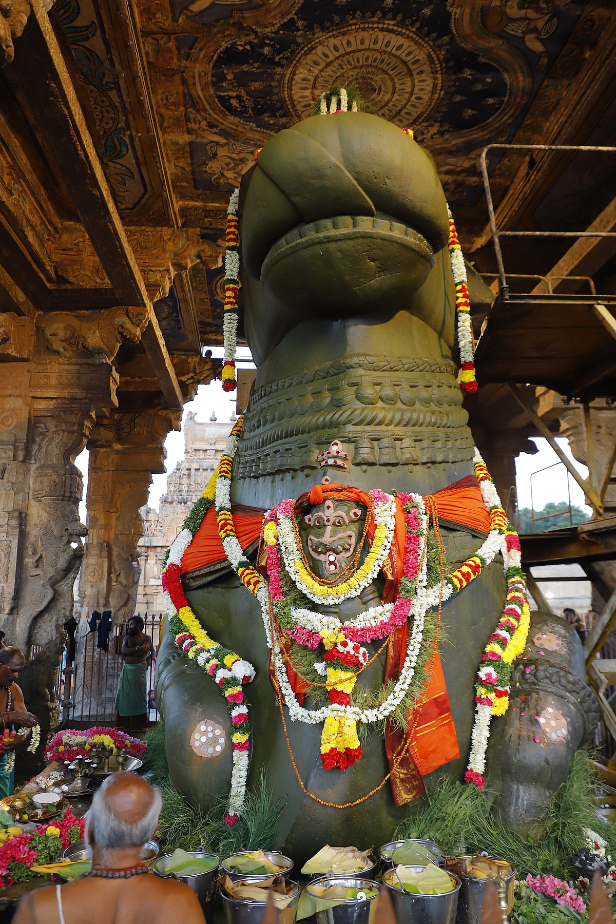 தஞ்சாவூர் பெரிய கோயிலில் சனிப் பிரதோஷ வழிபாடு