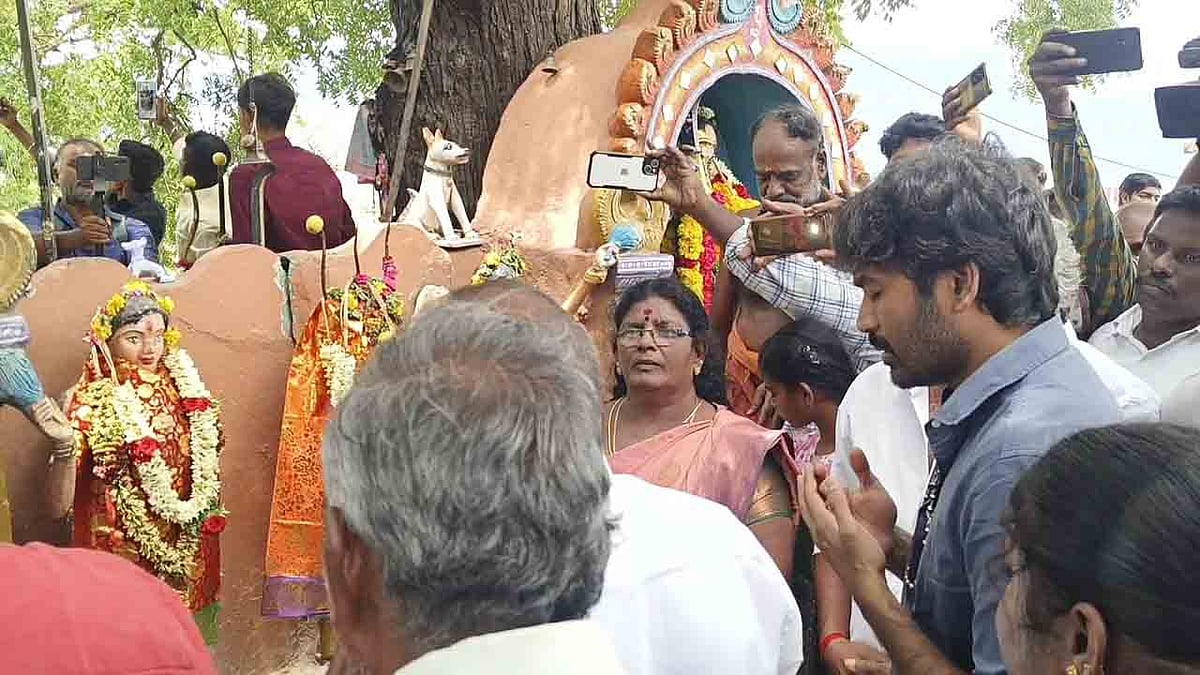 குலதெய்வம் கோயிலில் தனுஷ் வழிபாடு