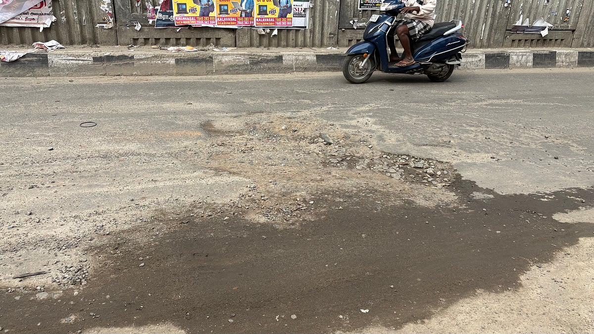 மதுரை: காளவாசல்-மேலக்கல் சாலை