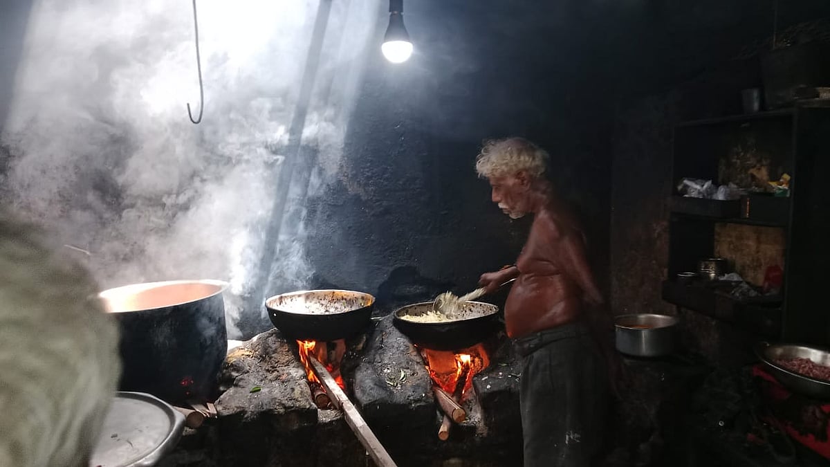  டவுசர் கடை ராஜேந்திரன் தாத்தா