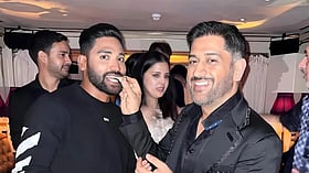 siraj: "ஒரு மேட்ச்சில் ஹீரோ, அடுத்ததில் ஜீரோ" - தோனி சொன்ன அந்த அட்வைஸ்!