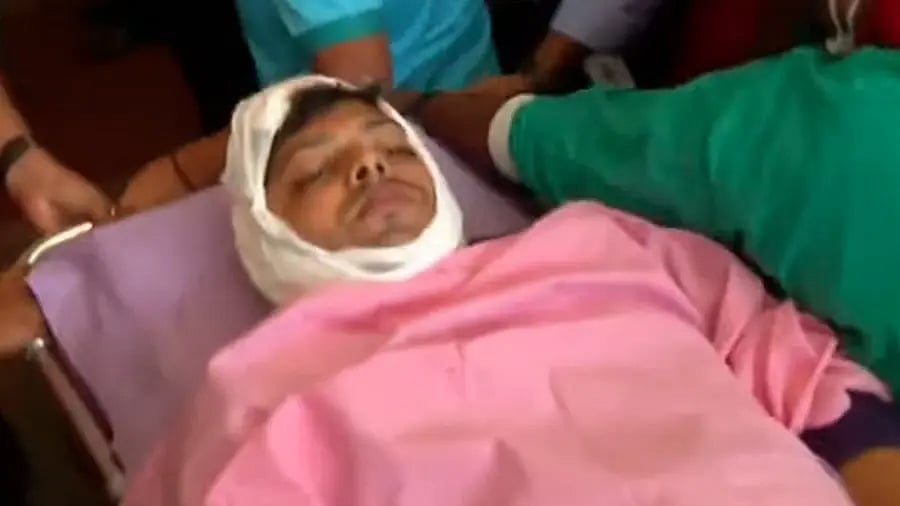 காயம் அடைந்த மருத்துவர் விபின்