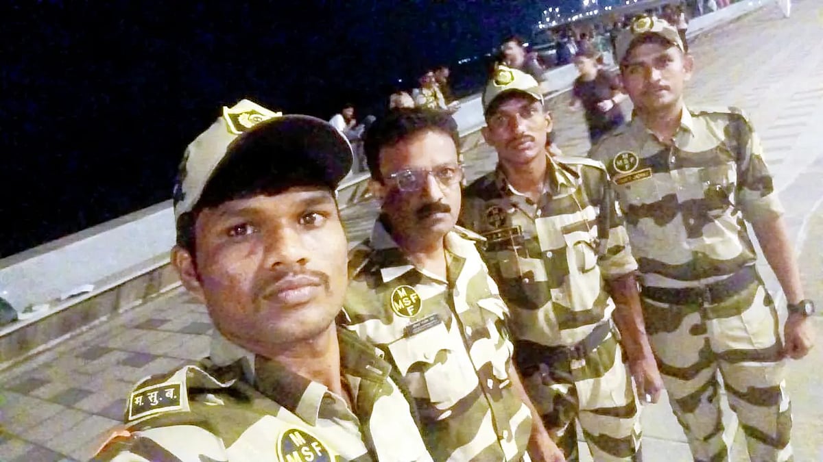 மீட்ட காவலர்கள்