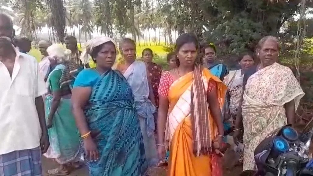 அம்மச்சியாபுரம்: கிராம மக்கள்