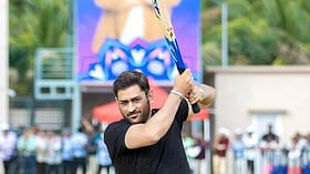 `தோனி ஓய்வு பெறுகிறாரா?' - சிஎஸ்கே காசி விஸ்வநாதனின் 'சிக்ஸர்' பதில்