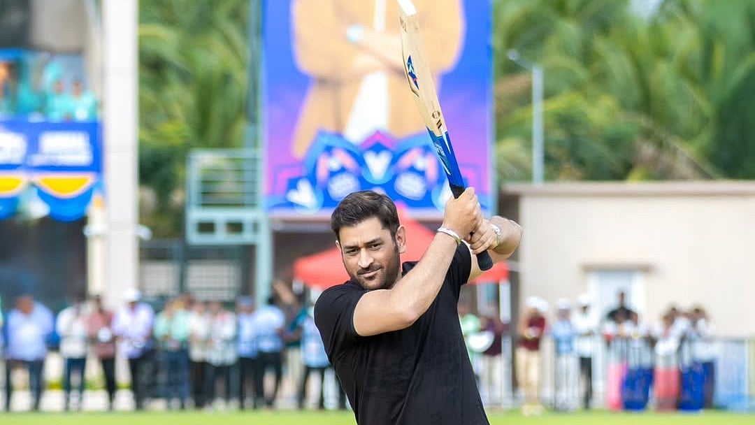 மதுரையில் தோனி