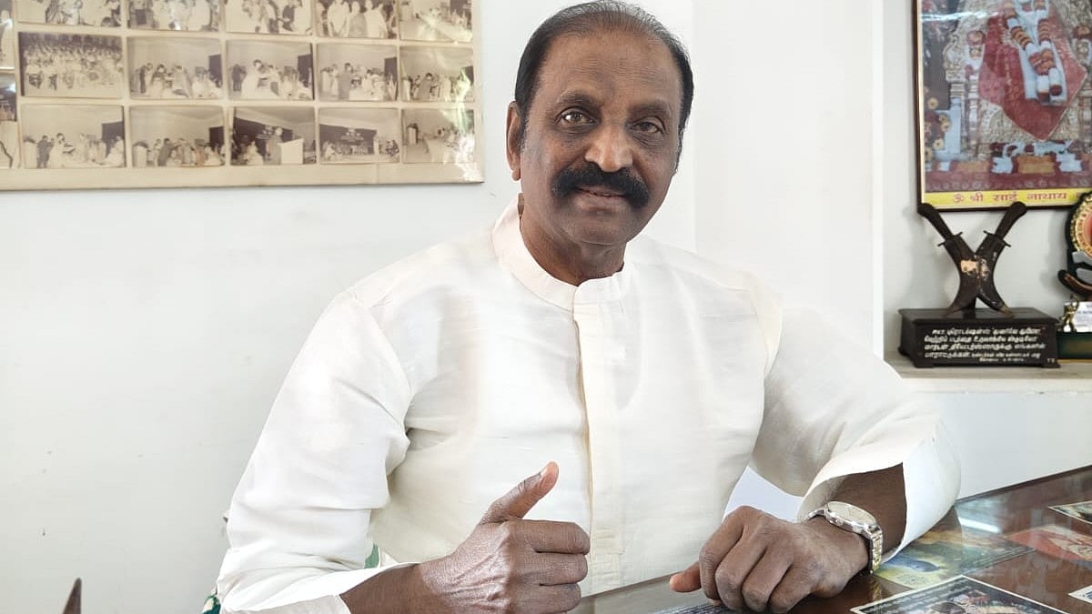 ``உலக அழகிகளை உருவாக்கியுள்ள இந்தியா, ஏன் உலகக் கவிகளை உருவாக்கவில்லை? - வைரமுத்து கேள்வி