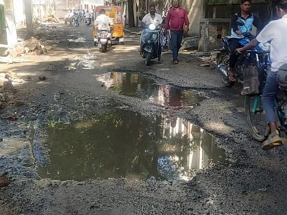 பரிதாப நிலையில் சாலை