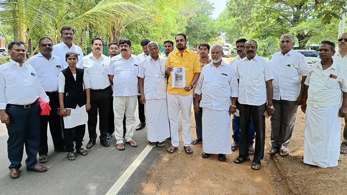 திண்டுக்கல் காங்கிரஸ் தலைவர் மீது கவுன்சிலர் புகார்