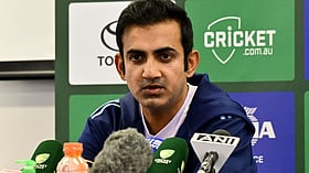 `என்னை டார்கெட் பண்ணுங்க, ஆனா அந்த 23 வயது குழந்தையை விட்ருங்க’- ஹர்ஷித் ராணாவுக்காக கொதித்த கம்பீர்