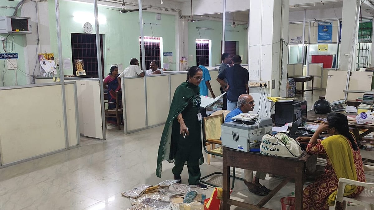 நாகர்கோவில் வட்டார போக்குவரத்து அலுவலகத்தில் லஞ்ச ஒழிப்பு போலீஸார் சோதனை