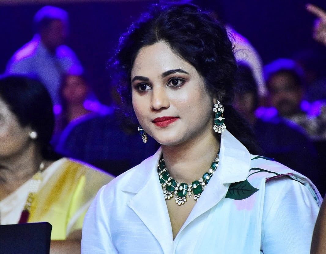 செய்தி வாசிப்பாளர் கண்மணி க்யூட் க்ளிக்ஸ்