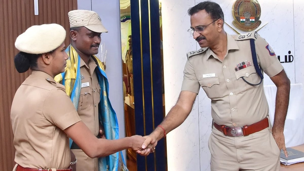 வாழ்த்து தெரிவிக்கும்ம் எஸ்.பி ஜெயக்குமார்