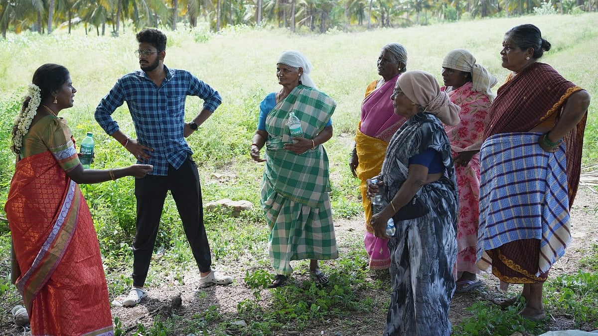 மயிலா படப்பிடிப்புத் தளத்தில் செம்மலர் அன்னம்