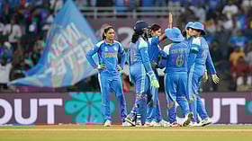 ஆல் அவுட் ஆனாலும் 339 டார்கெட் வைத்த ஆஸ்திரேலியா; இறுதிப்போட்டிக்கு முன்னேறுமா இந்தியா?