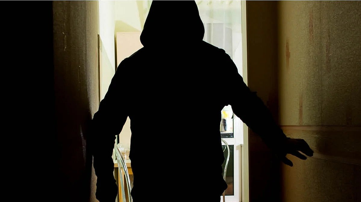 பகீர் பின்னணி