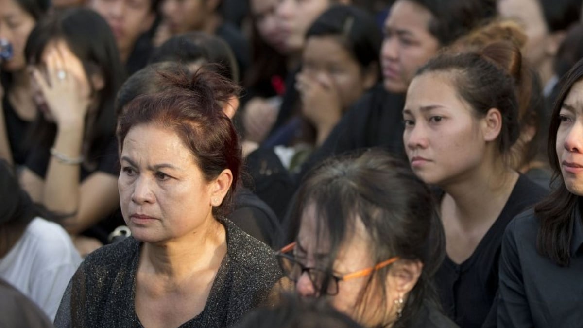 கறுப்பு நிற உடைகளை அணிய தாய்லாந்து அரசு பரிந்துரை