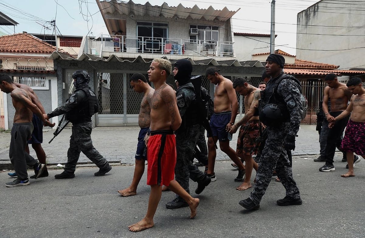 பிரேசிலில் போதைப்பொருளை ஒழிக்க ரெய்ட்