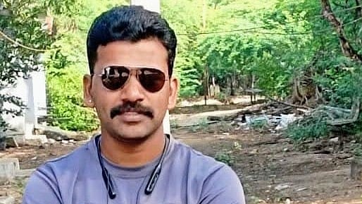 வனக்காப்பாளர் வினோத் 