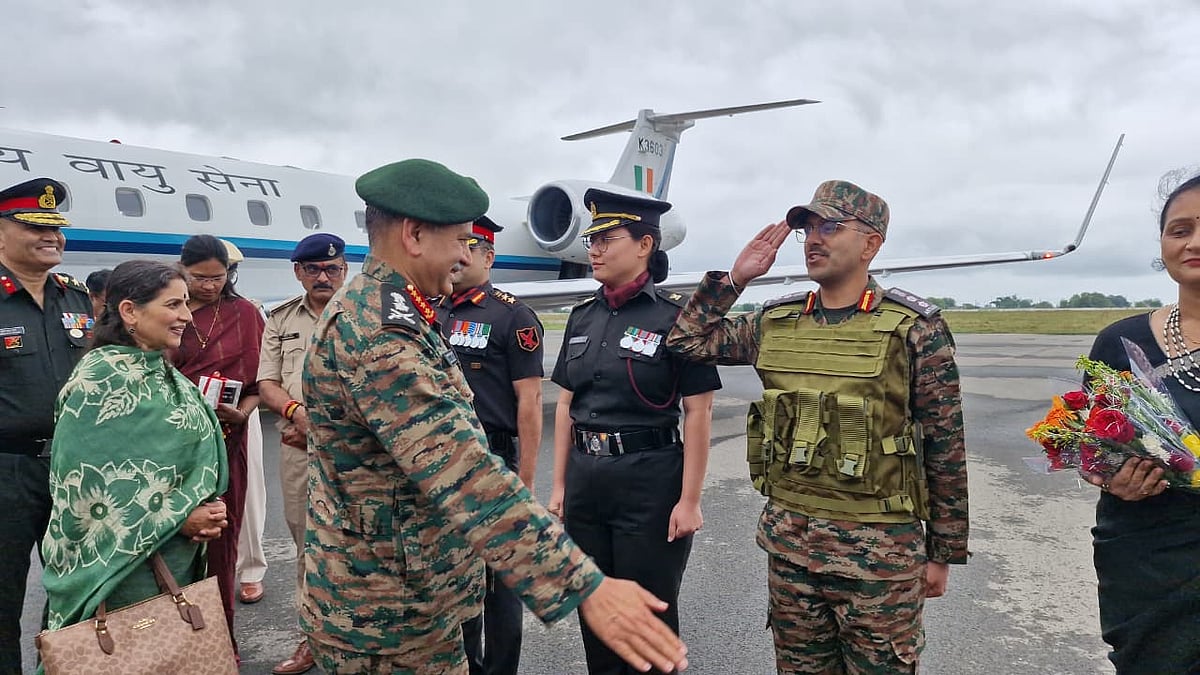 ராணுவத் தளபதி ஜெனரல் உபேந்திரா திவேதி