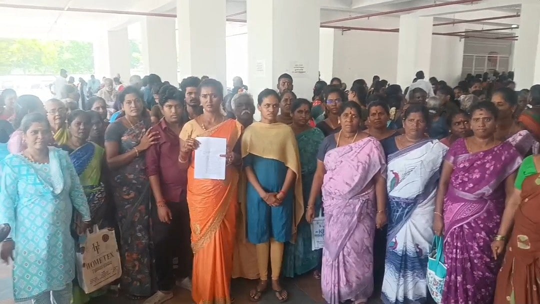 மனு அளித்த கிராம மக்கள்